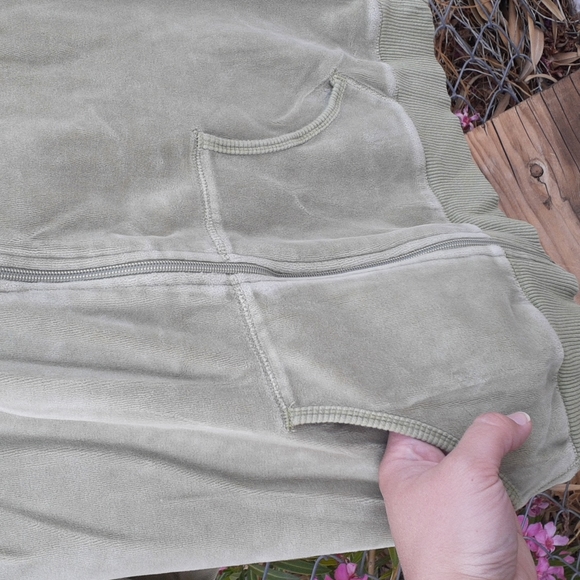 NWOT N.Y.L. Soft Green Zip Up Jacket, Size L - Picture 8 of 8